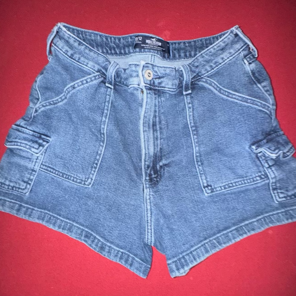 Hollister Ultra High Rise Mom Shorts Cargo Denim size 31